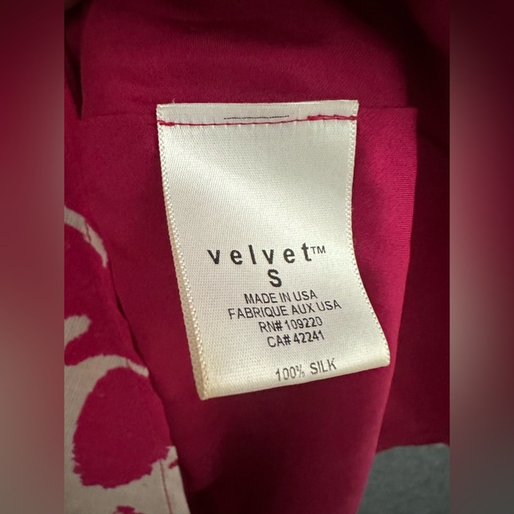 Silk Floral Red and Cream Women's Dress Resort collection from Velvet size small - Picture 2 of 4